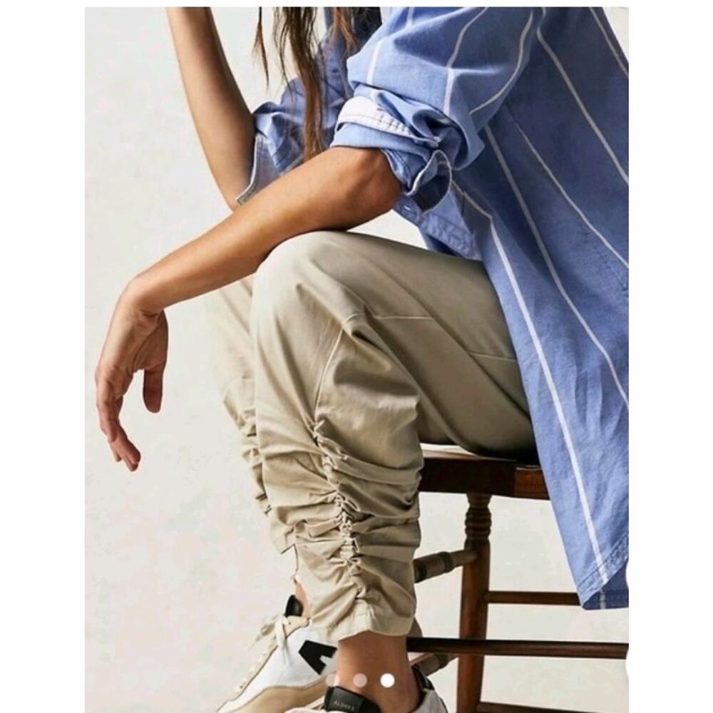 Free People Drawstring Parachute Ruched Shirred Hem Tan Khaki Pants Size Small - Picture 3 of 10